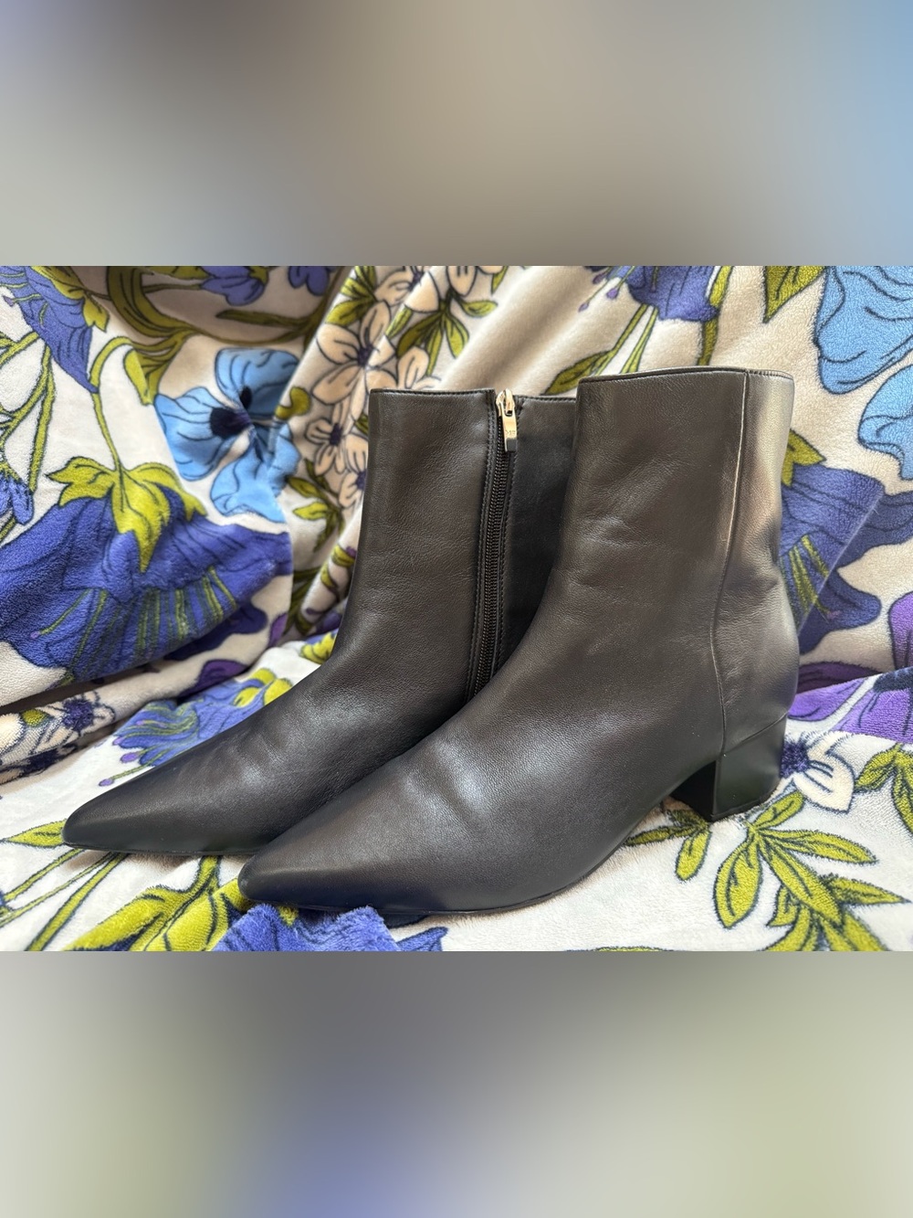 Marc Fisher- Black Pointed Toe Genuine Leather Ankle Booties with Side Zip (9.5)